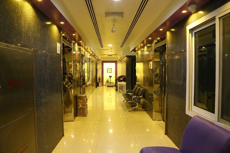 Golden Square Hotel Apartments Dubai Exterior photo