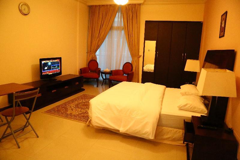 Golden Square Hotel Apartments Dubai Exterior photo