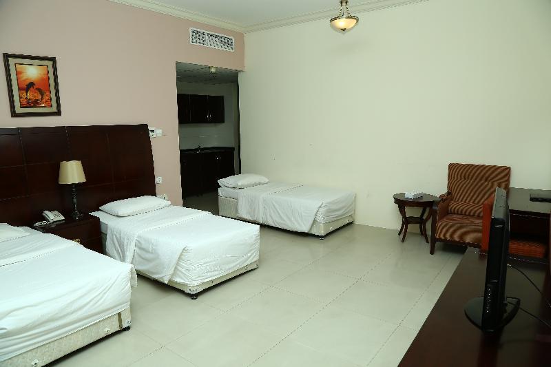 Golden Square Hotel Apartments Dubai Exterior photo