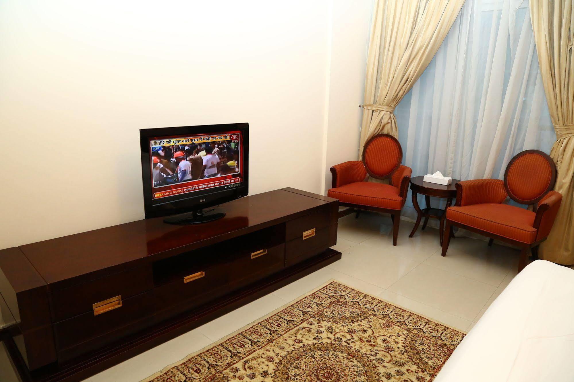 Golden Square Hotel Apartments Dubai Exterior photo